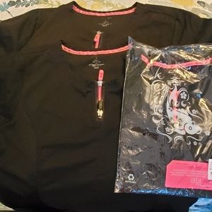 Koi Lite 317 black scrubs top